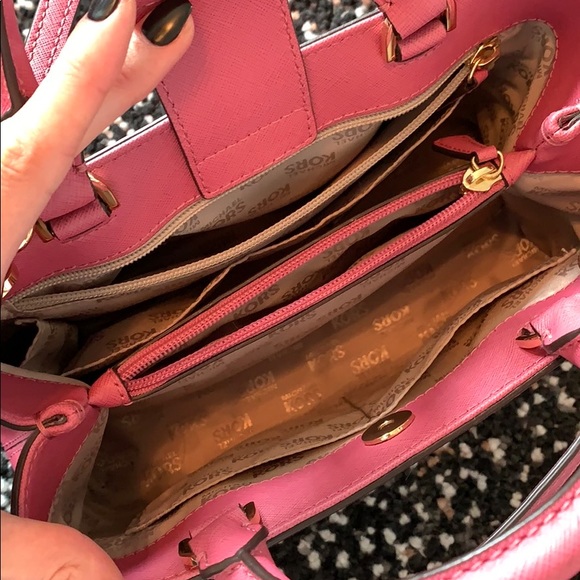 Michael Kors Small satchel Crossbody - Picture 3 of 3